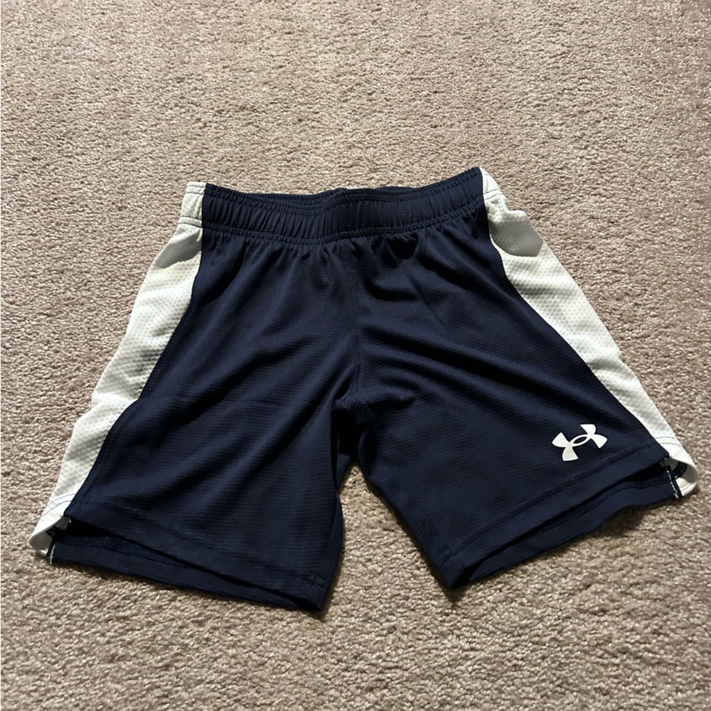 Youth Under Armour Athletic Shorts Size Smalll